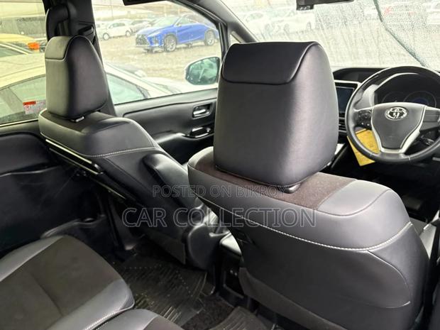 Toyota Noah 2021 Black