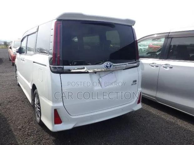 Toyota Noah 2021 Pearl