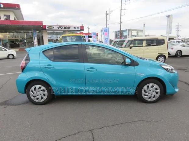 Toyota Aqua 2021 Blue