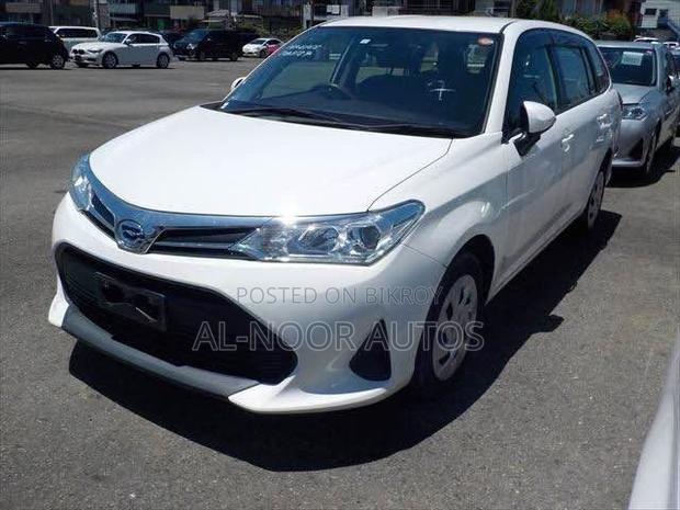 Toyota Corolla Fielder 1.5 Hybrid FWD 2021 White