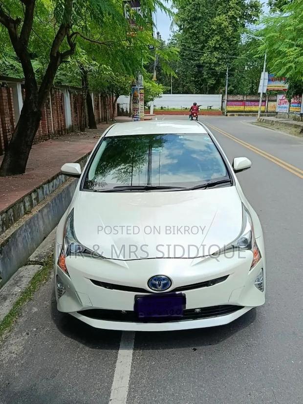 Toyota Prius 2018 Pearl