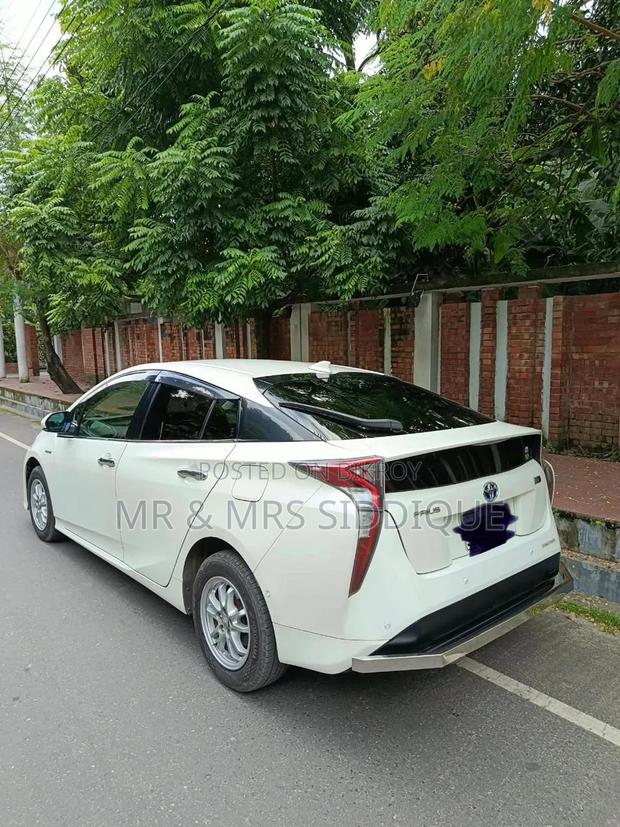 Toyota Prius 2018 Pearl