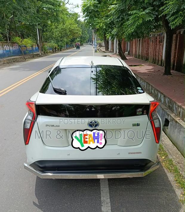 Toyota Prius 2018 Pearl