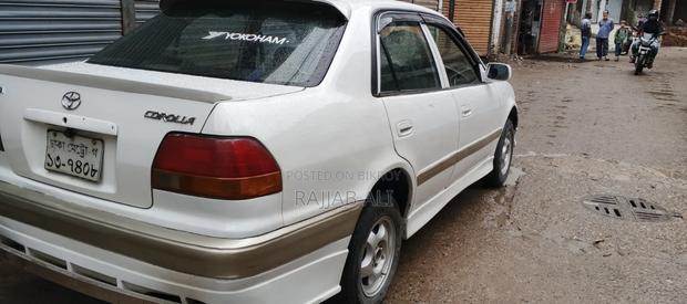 Toyota Corolla 1996 Off White