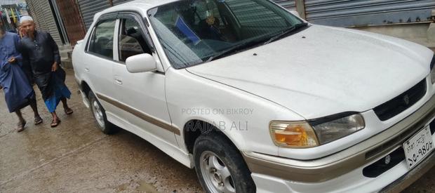 Toyota Corolla 1996 Off White
