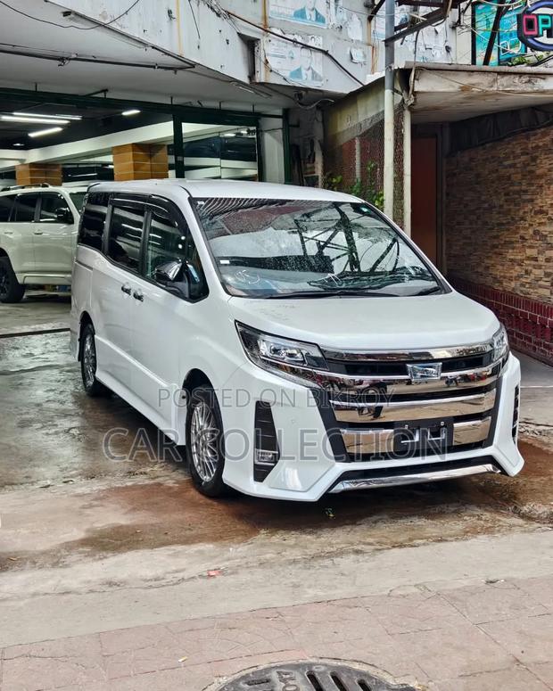 Toyota Noah 2021 Pearl