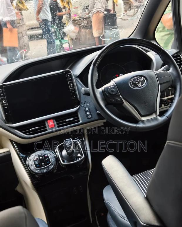 Toyota Noah 2021 Pearl