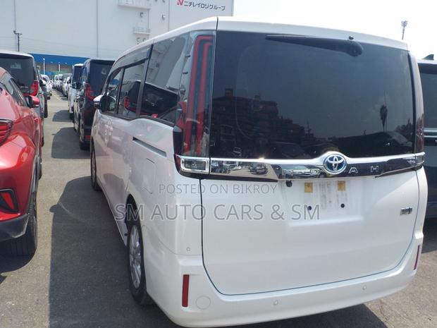 Toyota Noah 2021 Pearl