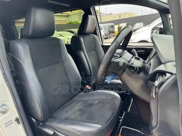 Toyota Voxy 2021 Pearl
