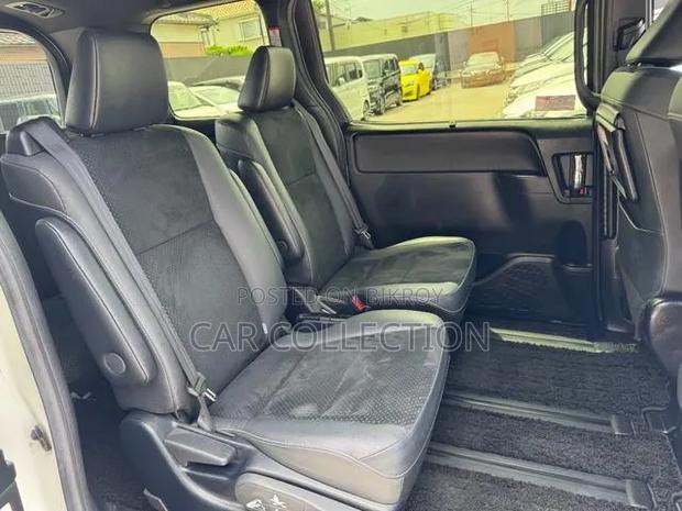 Toyota Voxy 2021 Pearl
