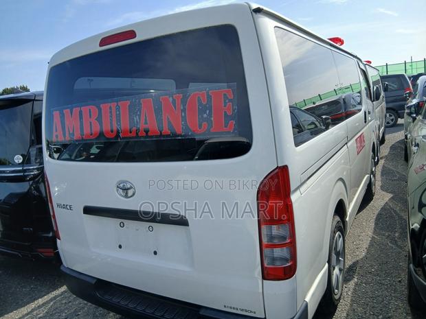 Toyota Grand HiAce 2002 Silver