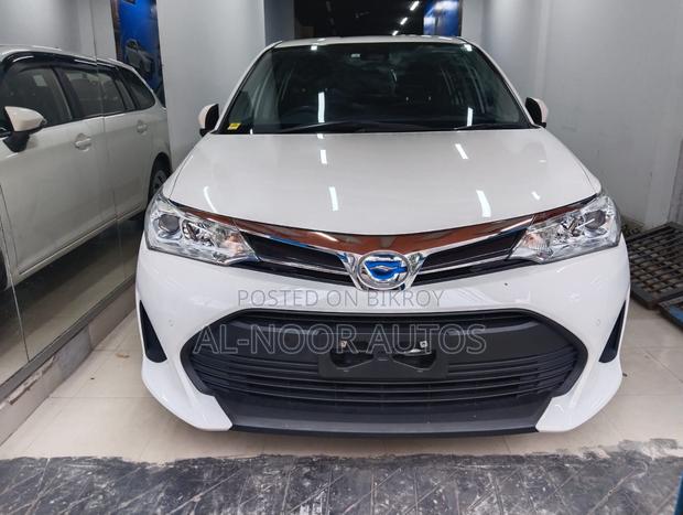 Toyota Corolla Fielder 1.5 Hybrid FWD 2021 White