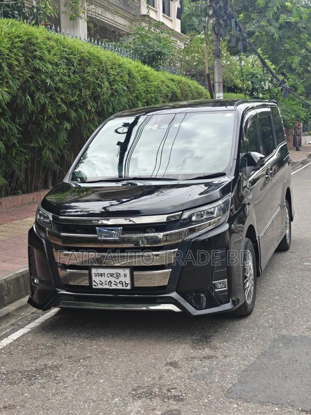 Toyota Noah 2019 Black