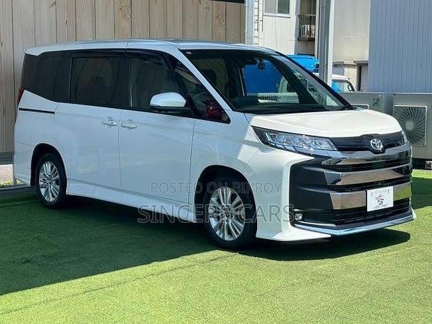 Toyota Noah 2022 Pearl
