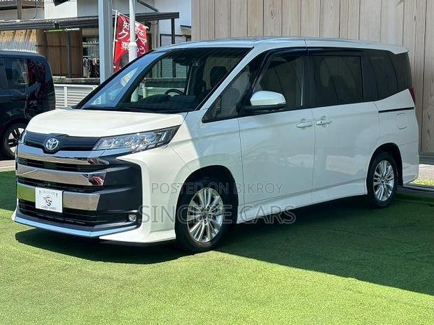 Toyota Noah 2022 Pearl