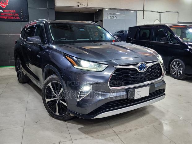 Toyota Highlander 2021 Gray