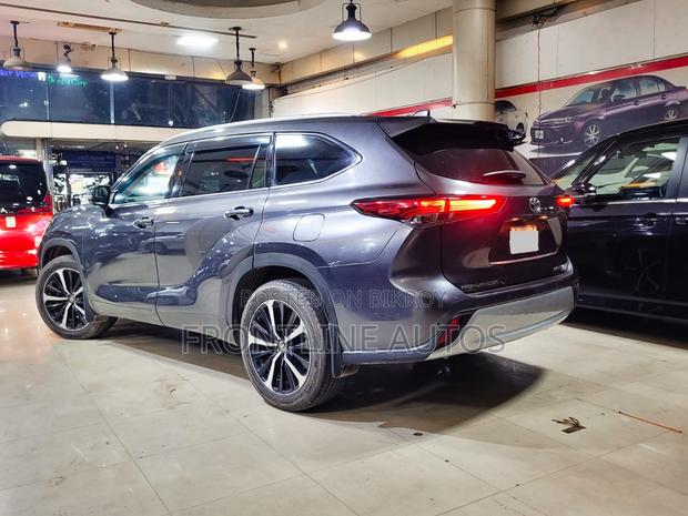 Toyota Highlander 2021 Gray