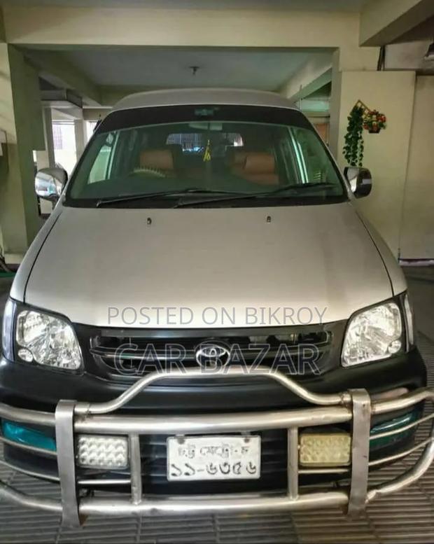Toyota Noah 2.0 FWD (8 Seater) 2005 Silver