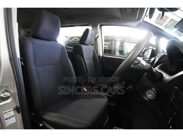 Toyota Noah 2021 Silver