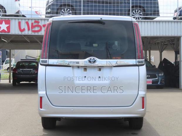 Toyota Noah 2021 Silver