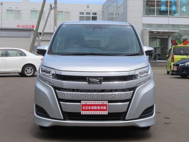 Toyota Noah 2021 Silver