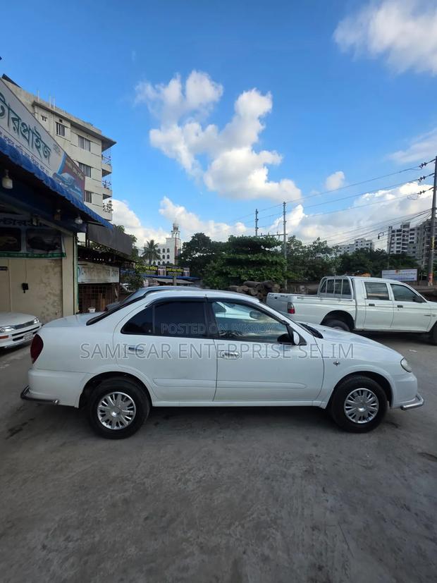 Nissan Sunny 2011 White