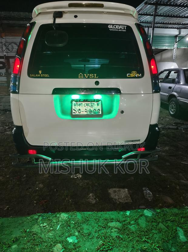 Toyota Noah 2.0 AWD (8 Seater) 2003 White