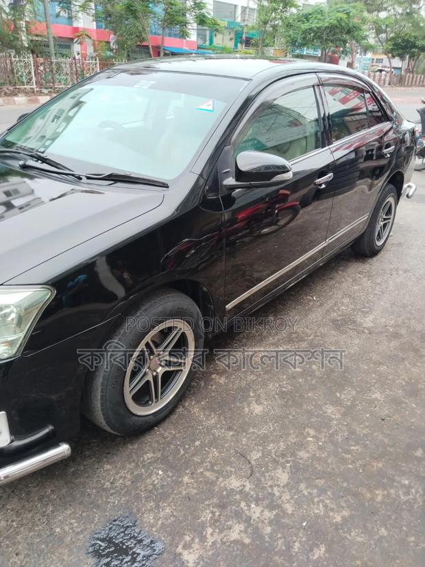 Toyota Premio 2011 Black
