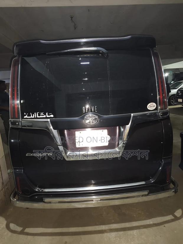 Toyota Noah 2017 Blue