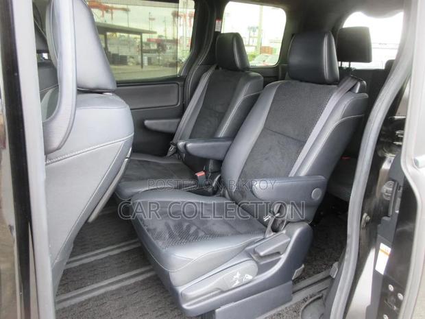 Toyota Voxy 2021 Pearl