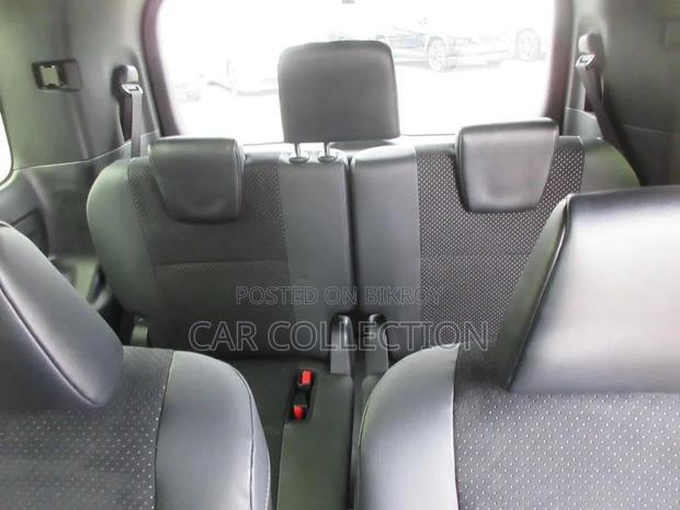 Toyota Voxy 2021 Pearl