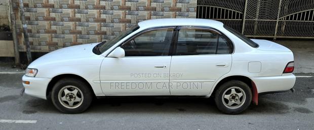 Toyota Corolla Sedan 1994 White
