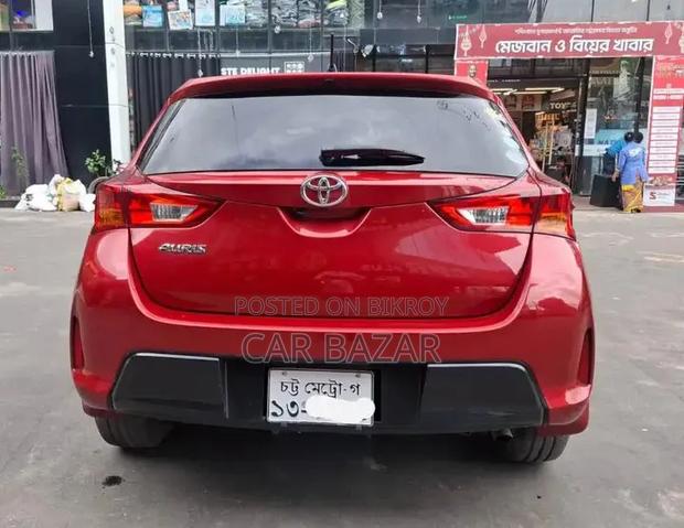 Toyota Auris 2014 Red