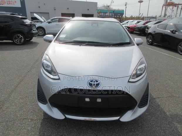 Toyota Aqua 2021 Silver