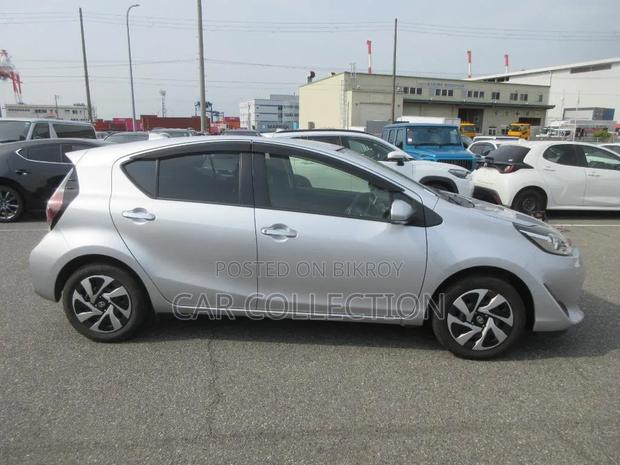 Toyota Aqua 2021 Silver