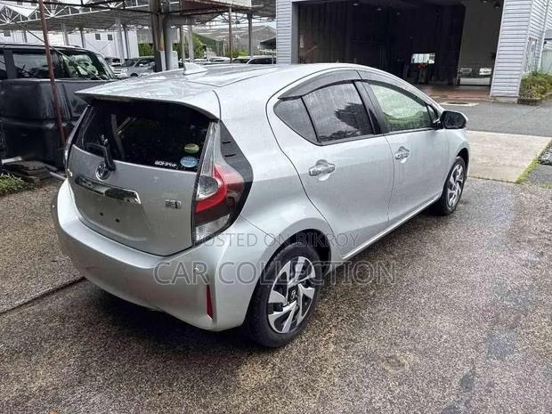 Toyota Aqua 2021 Silver