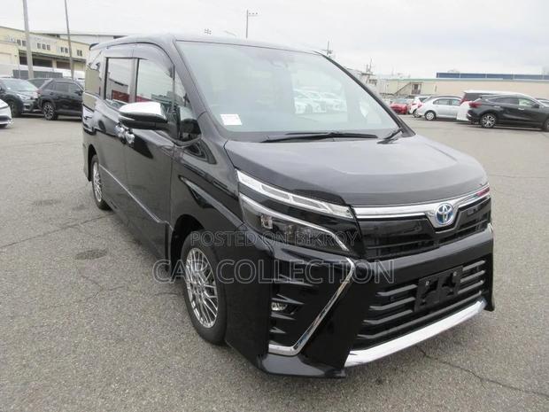 Toyota Voxy 2021 Black