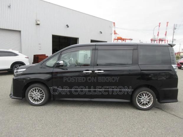 Toyota Voxy 2021 Black