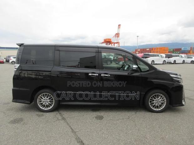 Toyota Voxy 2021 Black