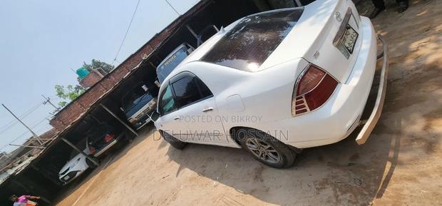 Toyota Corolla 2001 White