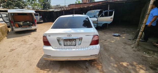 Toyota Corolla 2001 White