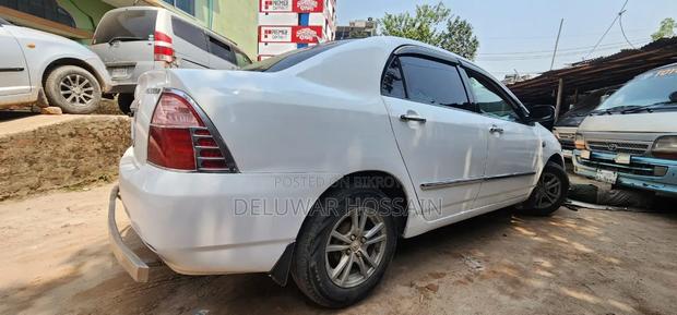 Toyota Corolla 2001 White