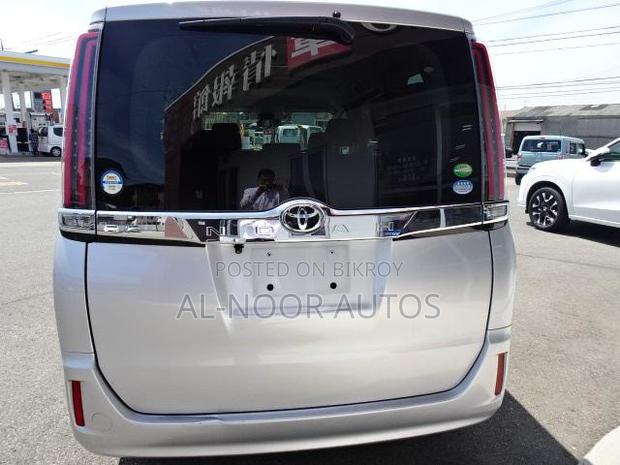 Toyota Noah 2.0 FWD (8 Seater) 2021 Silver