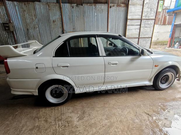 Mitsubishi Lancer 1999 White