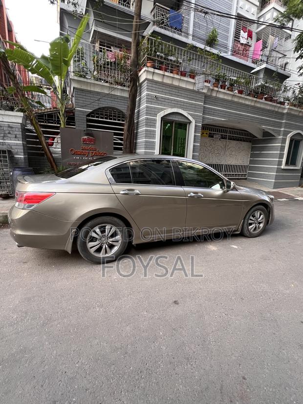 Honda Accord 2011 Gold