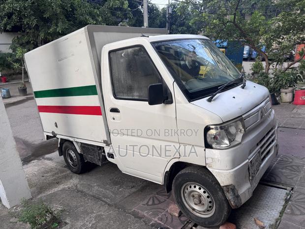 Mitsubishi Minicab Truck 2012 White