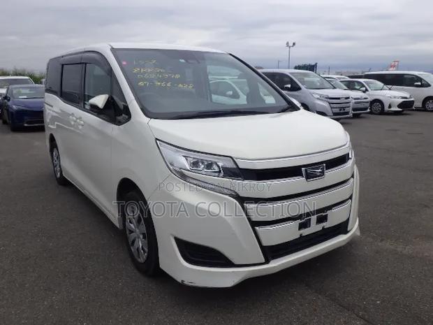 Toyota Noah 2021 Pearl