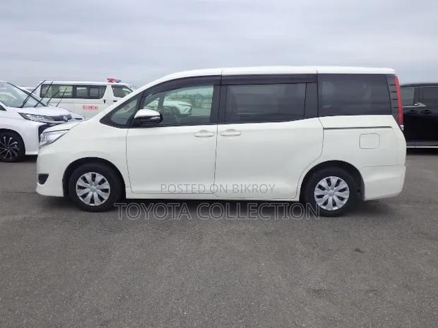 Toyota Noah 2021 Pearl