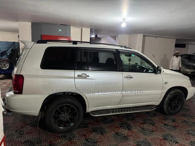 Toyota Kluger 2002 White
