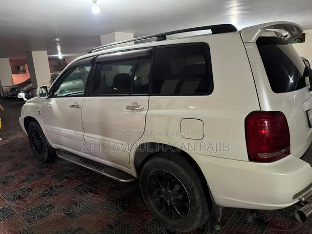 Toyota Kluger 2002 White